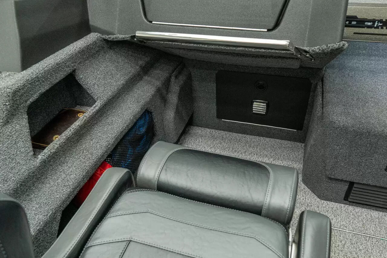 Inštalácia skrinky pod pravú konzolu