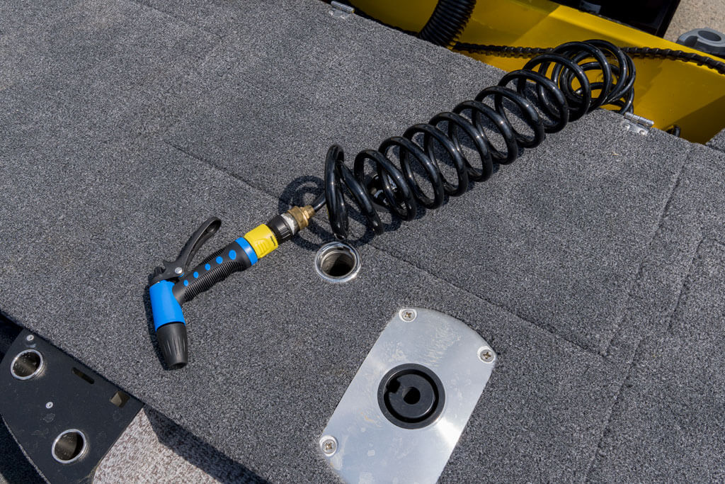 Zariadenie na umývanie paluby - sprcha