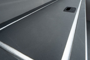 Fotogaléria Finval Rangy 420 Tiller