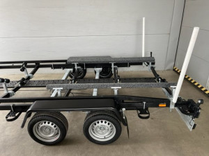 Fotogaléria Príves FB1 - 1500 kg Suski (pre 505, 515) lyžiny, LED, 2 nápravy