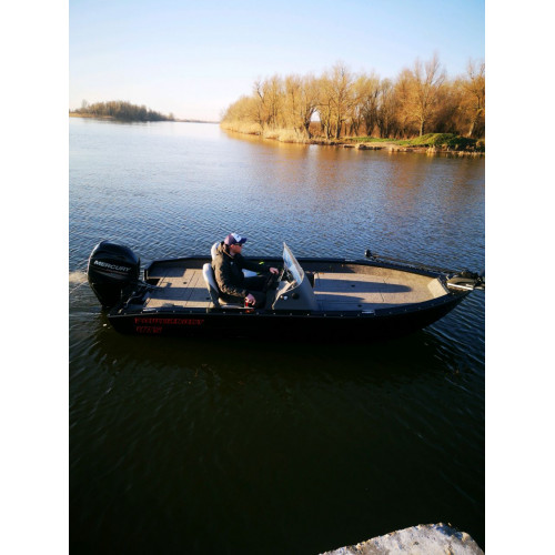 PowerBoat 475 SC loď pre rybára